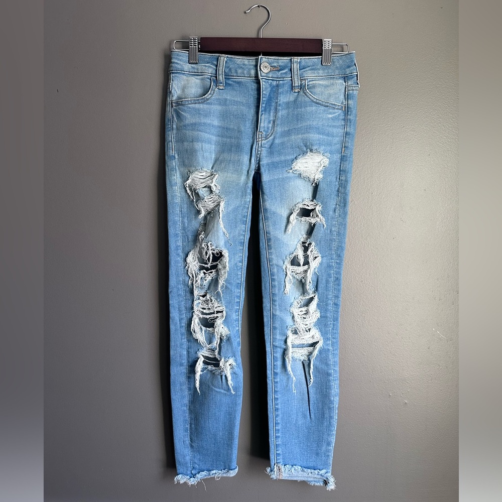 American Eagle Low Rise Distressed Jeans Size 0 Women’s Stretchy Denim